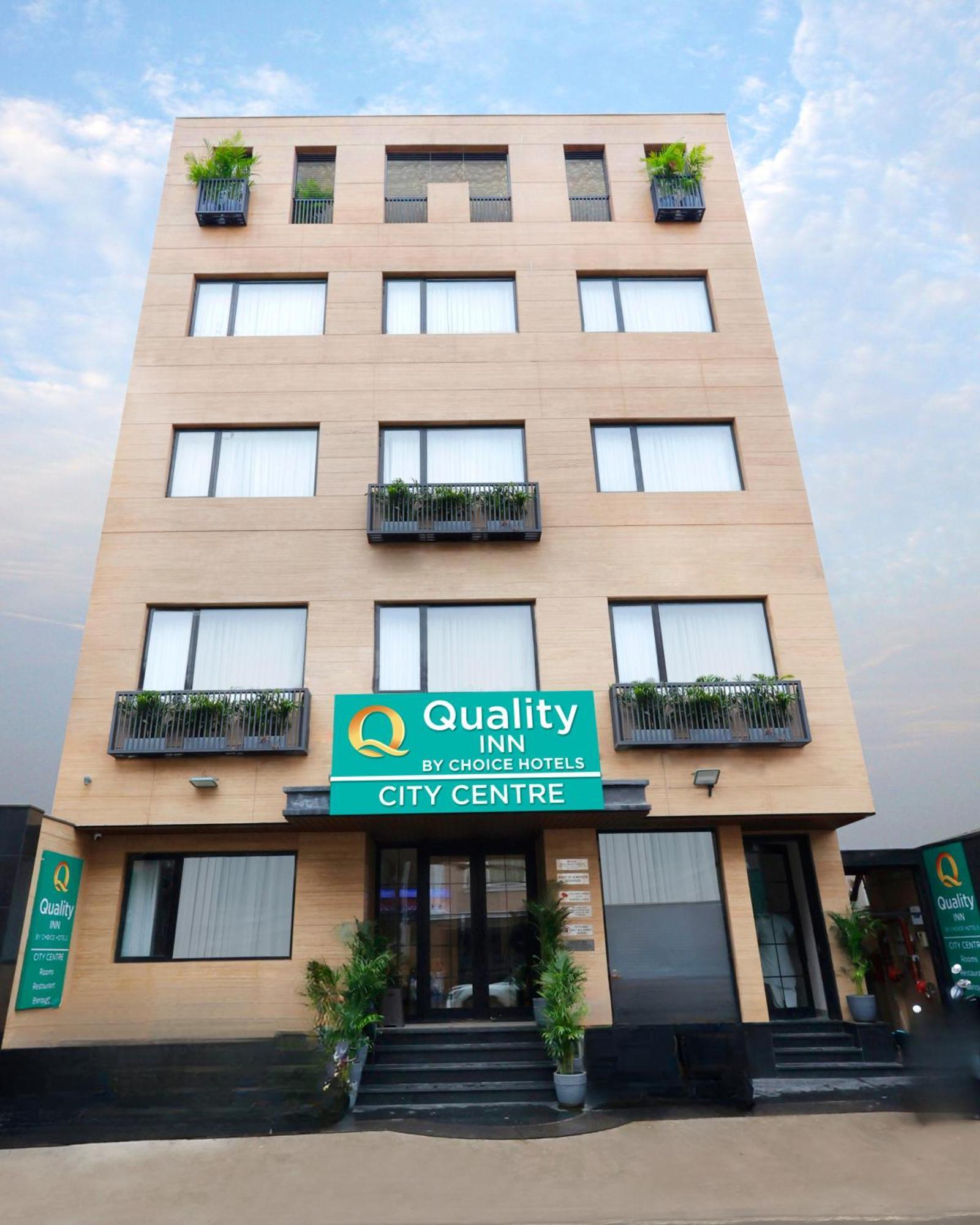 Quality Inn City Centre พาราณสี ภายนอก รูปภาพ
