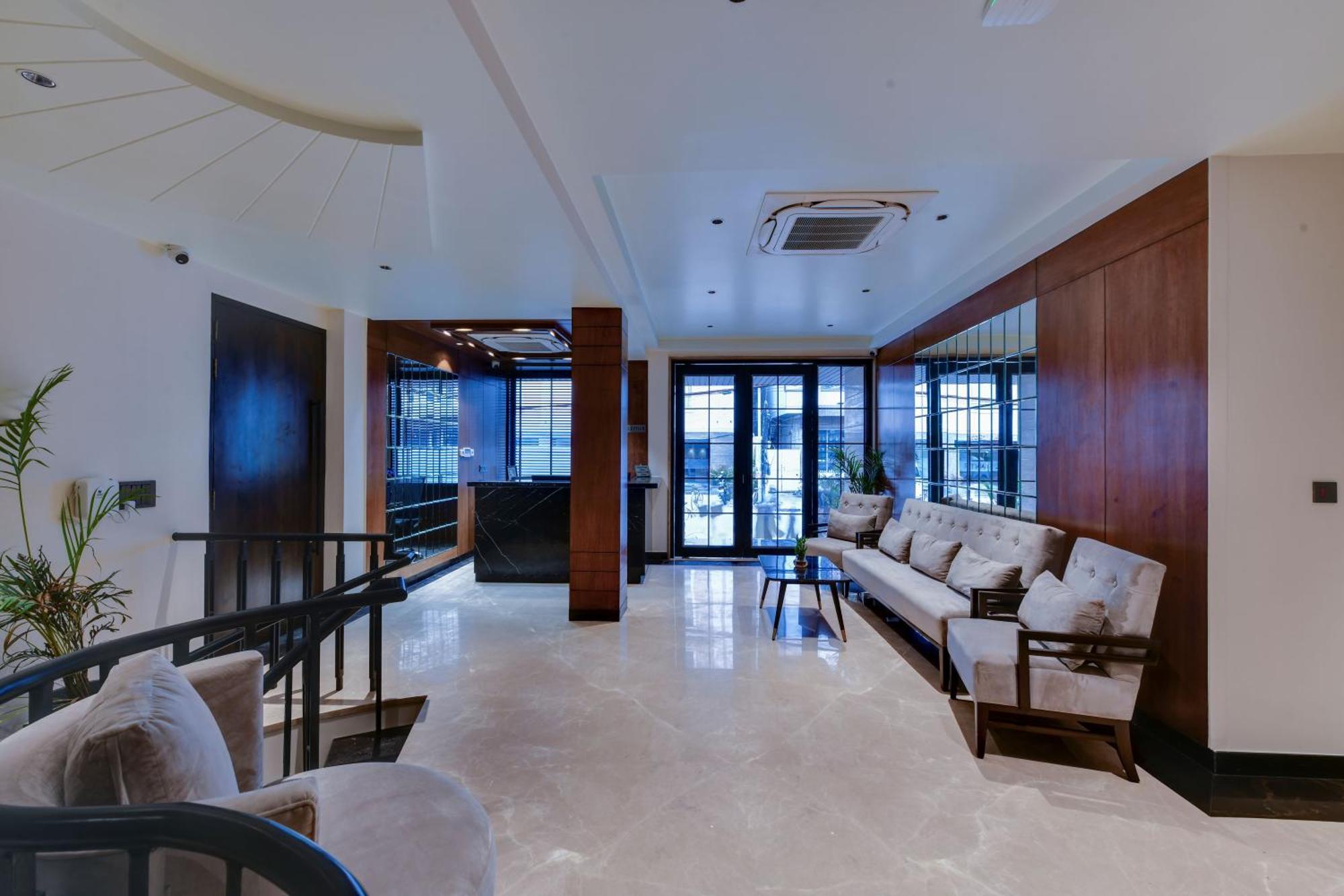 Quality Inn City Centre พาราณสี ภายนอก รูปภาพ