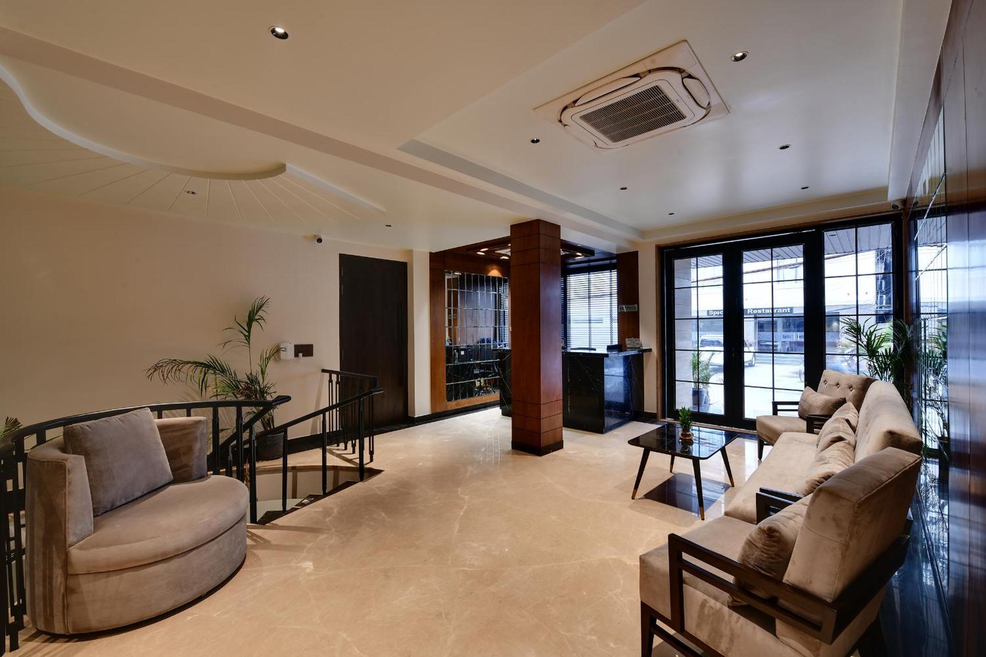 Quality Inn City Centre พาราณสี ภายนอก รูปภาพ
